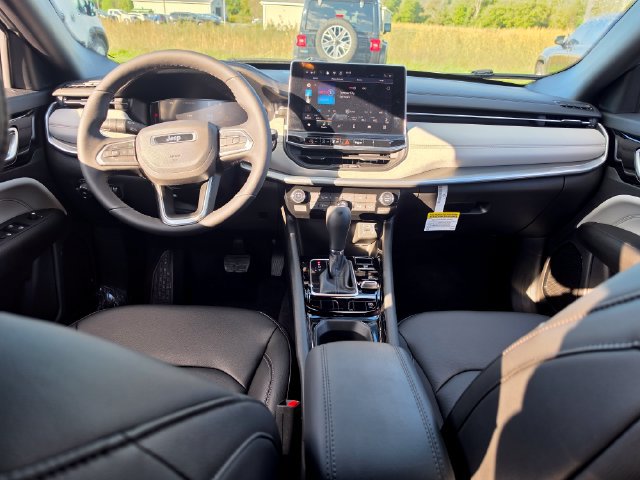 New 2026 Jeep Compass Limited AWD/4WD image 12