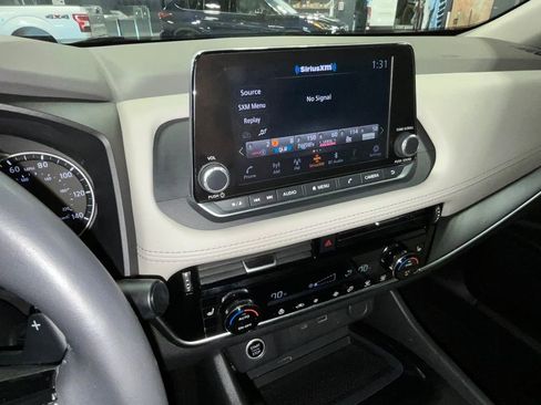 Used 2023 Nissan Rogue SV w/ SV Premium Package image 36