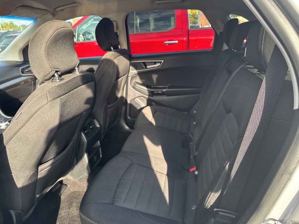 Used 2019 Ford Edge SEL AWD/4WD image 17