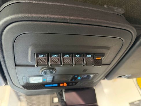 Used 2023 Ford Bronco Wildtrak image 4