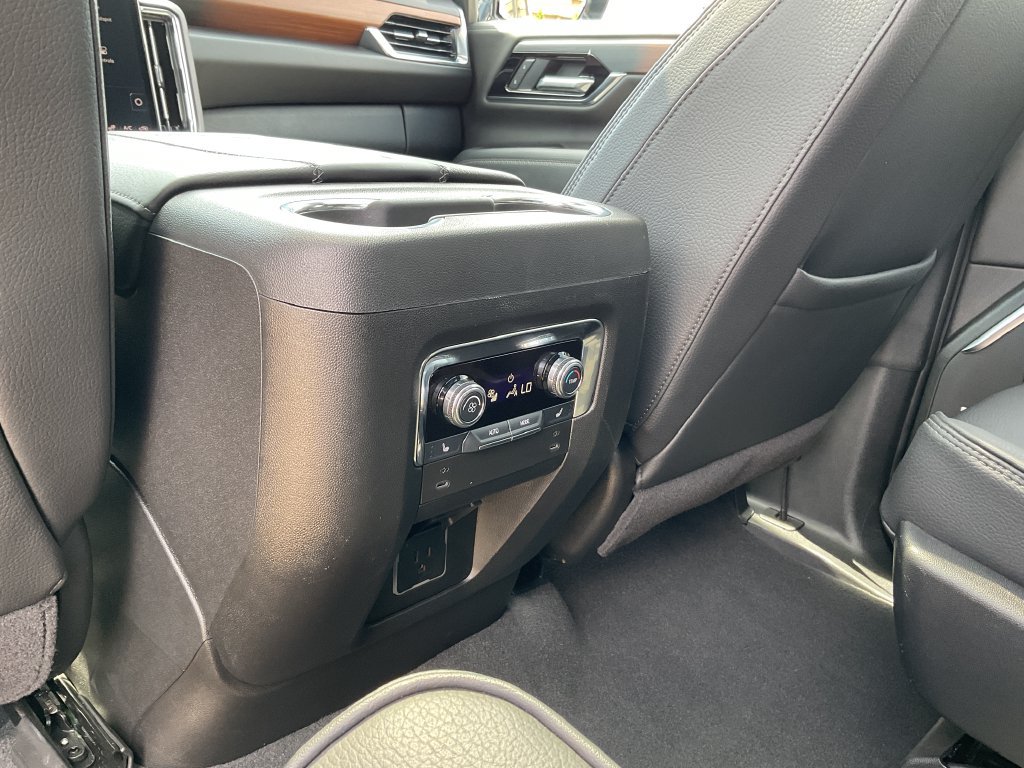 Used 2025 GMC Yukon XL Denali w/ Sun & Power Step Package AWD/4WD image 22