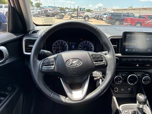 Used 2020 Hyundai Venue SEL w/ Convenience Package FWD image 14