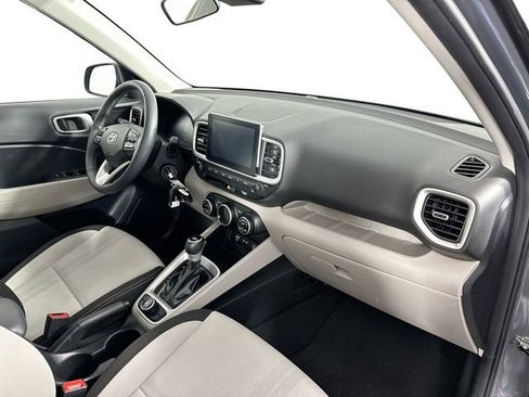 Used 2023 Hyundai Venue SEL image 28