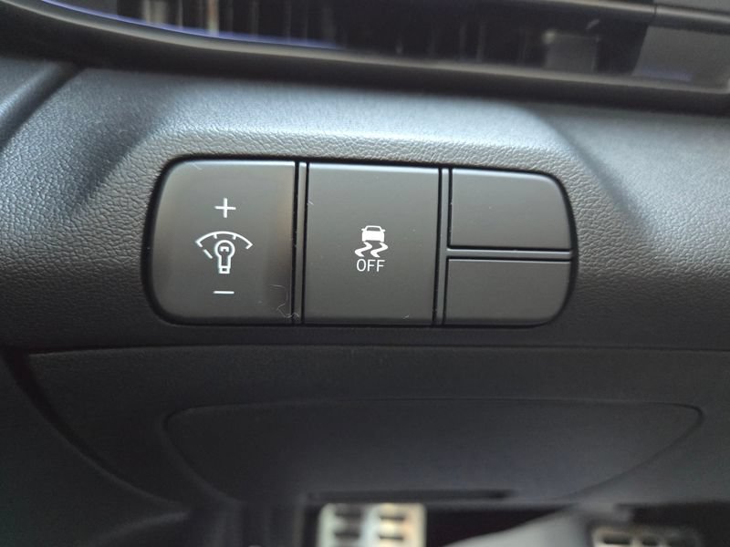 Used 2025 Hyundai Elantra N FWD image 24