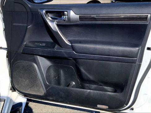 Used 2022 Lexus GX 460 Premium w/ Premium Package image 23