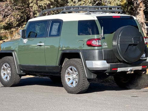 Used 2014 Toyota FJ Cruiser 4WD image 6