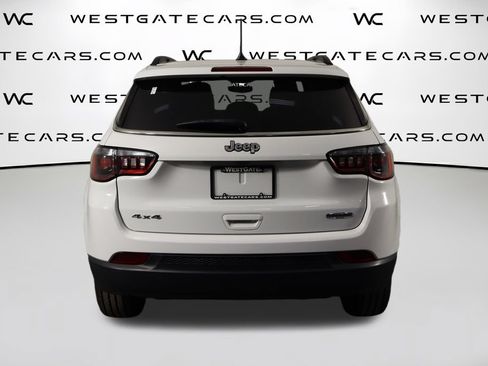 Used 2024 Jeep Compass Latitude AWD/4WD image 4
