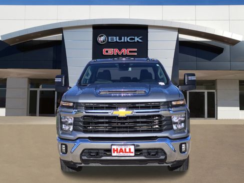 Used 2024 Chevrolet Silverado 2500 LT w/ Convenience Package AWD/4WD image 2