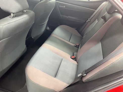 Used 2018 Toyota Corolla LE image 11