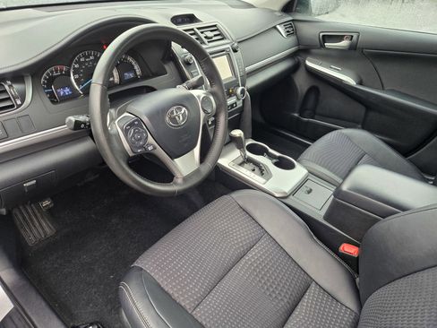 Used 2013 Toyota Camry image 10