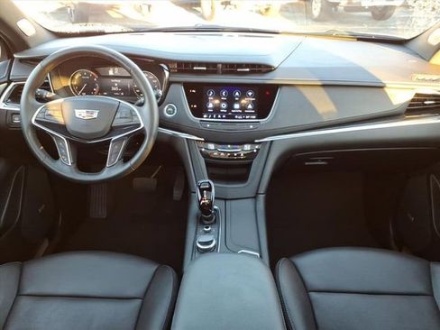 Certified 2025 Cadillac XT5 Premium Luxury image 19