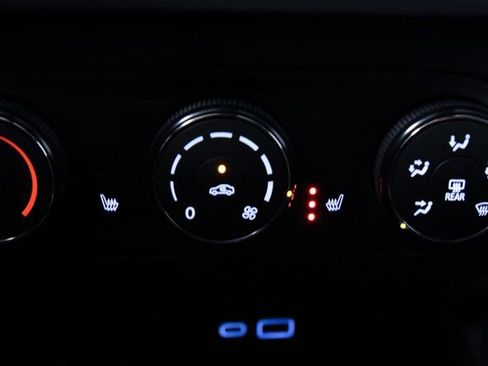 Used 2024 Chevrolet Trax LS w/ LS Convenience Package FWD image 21