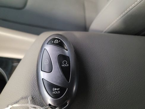 Used 2025 Hyundai Elantra SEL FWD image 32