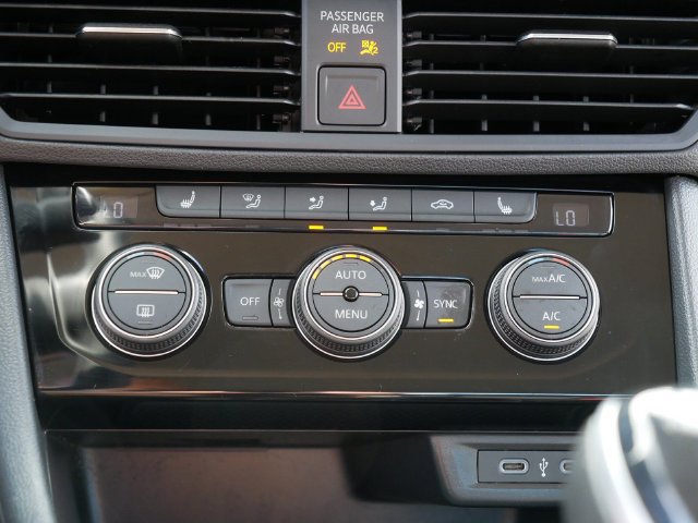 Certified 2023 Volkswagen Jetta SE FWD image 31
