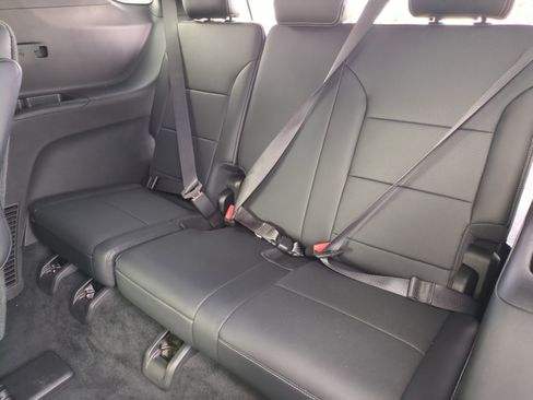 Used 2026 Chevrolet Traverse LT AWD/4WD image 30