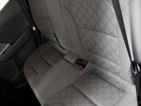 Used 2017 Kia Niro LX image 5