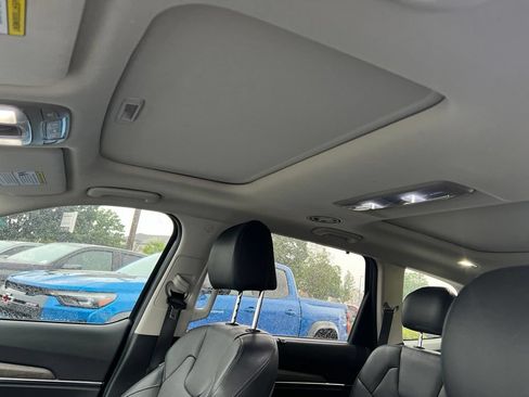 Used 2022 Kia Telluride SX w/ Nightfall Edition Package AWD/4WD image 8