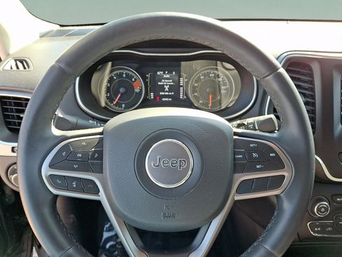 Certified 2019 Jeep Cherokee Latitude Plus image 19