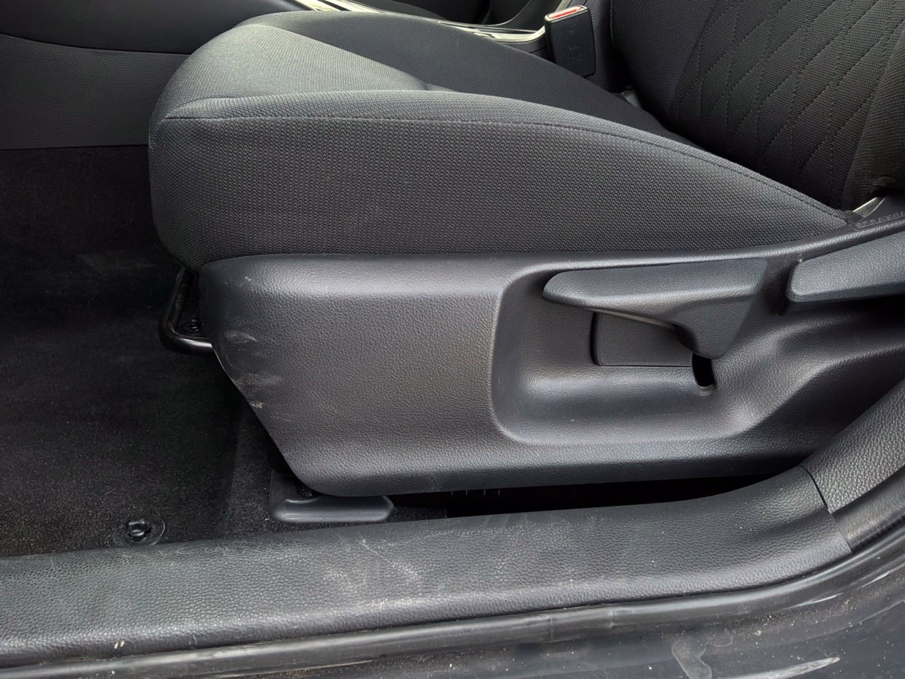 Used 2026 Toyota Corolla LE FWD image 12