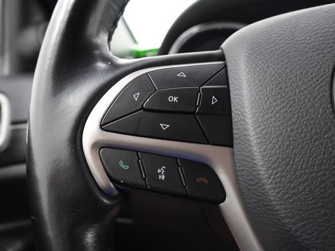 Used 2020 Jeep Grand Cherokee Altitude AWD/4WD image 15