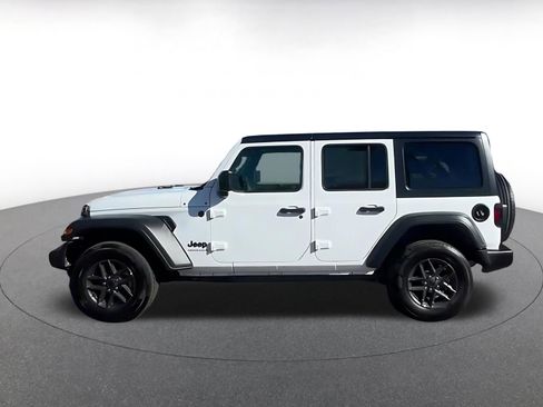 Used 2025 Jeep Wrangler Sport S image 9