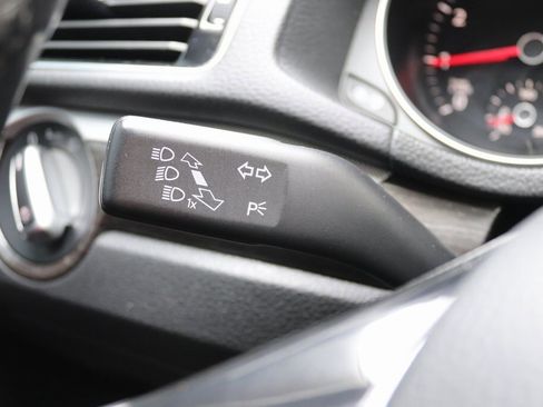 Used 2016 Volkswagen Passat 1.8T SE image 5