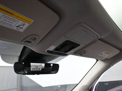 New 2025 Honda Pilot Touring image 9