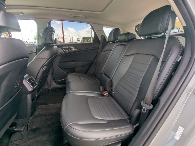 Used 2025 Kia Sportage SX AWD/4WD image 15