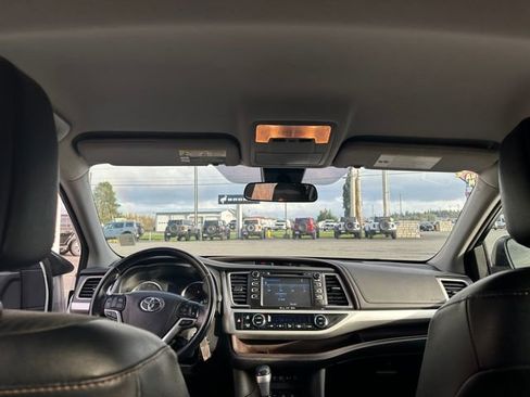 Used 2018 Toyota Highlander Plus w/ Protection Package #3 image 22