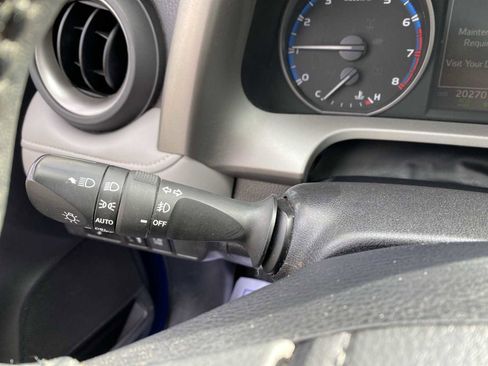 Used 2018 Toyota RAV4 XLE FWD image 34