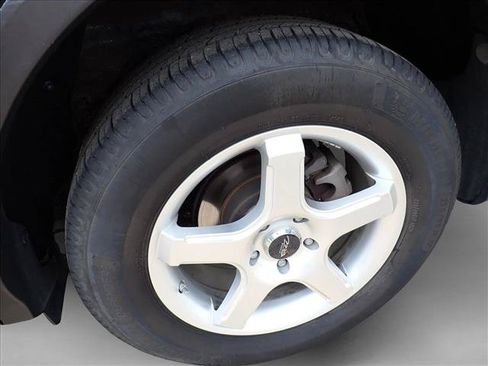Used 2016 Toyota RAV4 LE FWD image 7