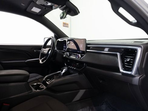 Used 2024 GMC Canyon Elevation image 21