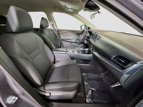 Used 2023 Nissan Rogue S image 29