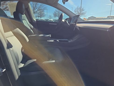 Used 2025 Tesla Model Y Long Range image 23