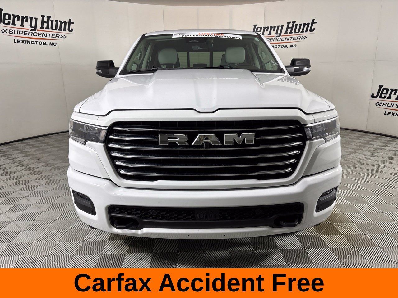 Used 2026 RAM 1500 Laramie AWD/4WD image 3