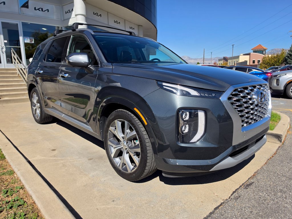 Used 2022 Hyundai Palisade Limited w/ Cargo Package AWD/4WD image 3