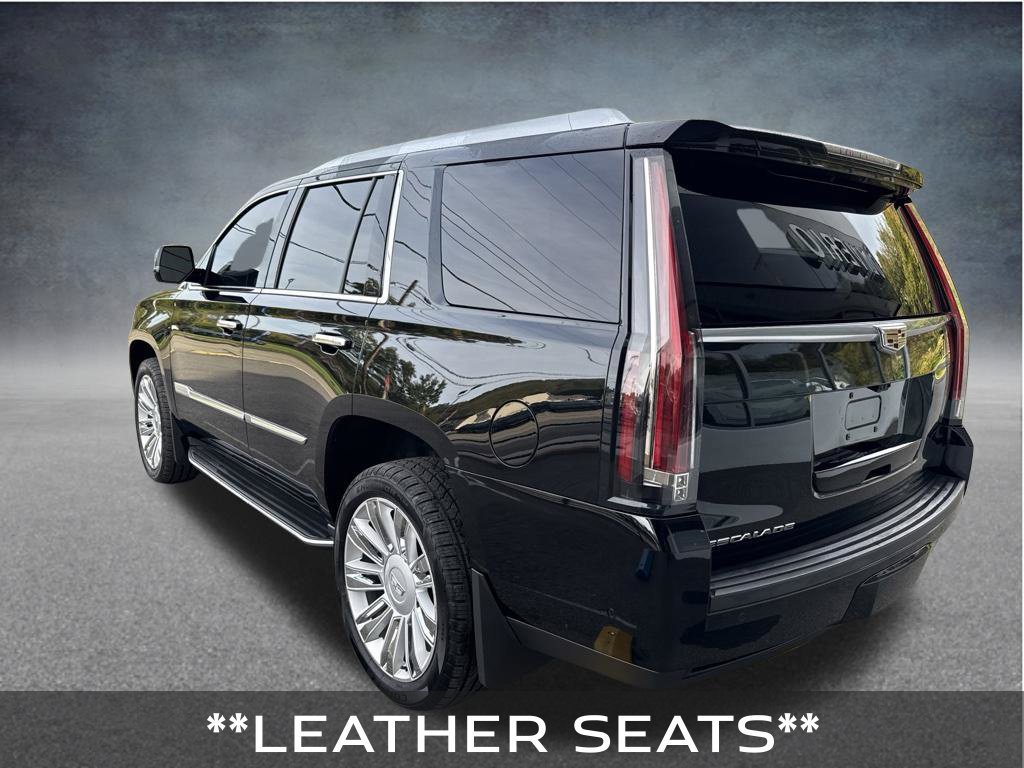 Used 2018 Cadillac Escalade Luxury AWD/4WD image 3