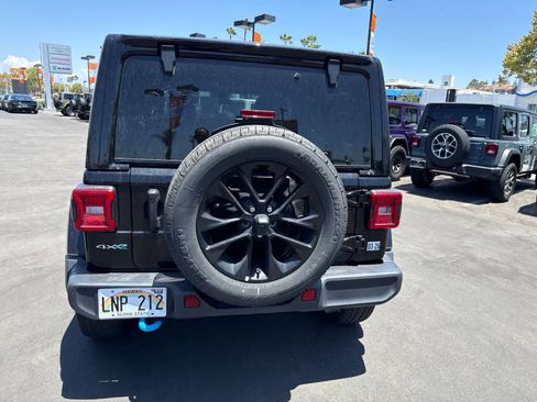 Used 2024 Jeep Wrangler Unlimited Sahara AWD/4WD image 23