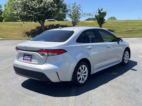 Used 2025 Toyota Corolla LE image 5