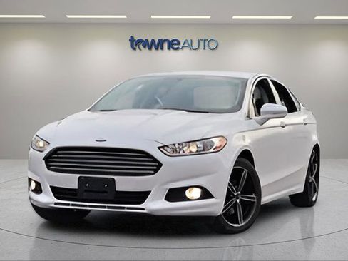 Used 2016 Ford Fusion SE w/ Equipment Group 202A FWD image 10