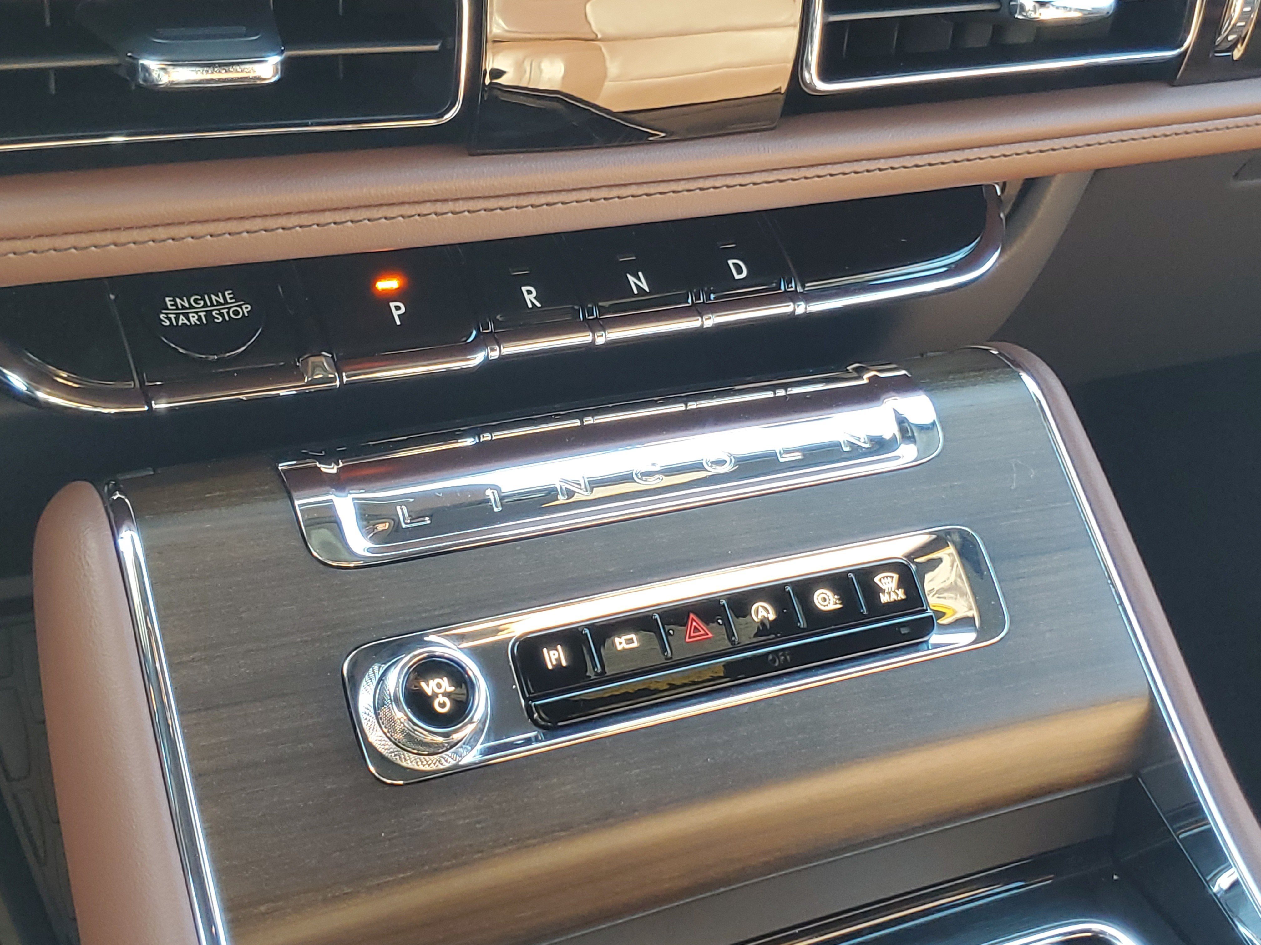 Used 2025 Lincoln Aviator Reserve w/ Equipment Group 201A AWD/4WD image 18