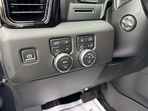 Used 2025 GMC Sierra 1500 AT4 w/ AT4 Premium Package image 24