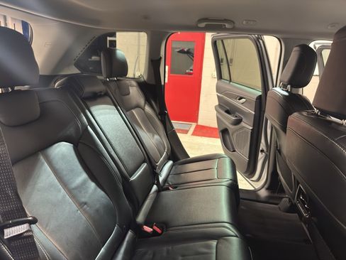 Used 2023 Jeep Grand Cherokee Limited image 25