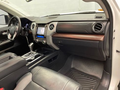 Used 2018 Toyota Tundra Limited w/ Limited Premium Package AWD/4WD image 28