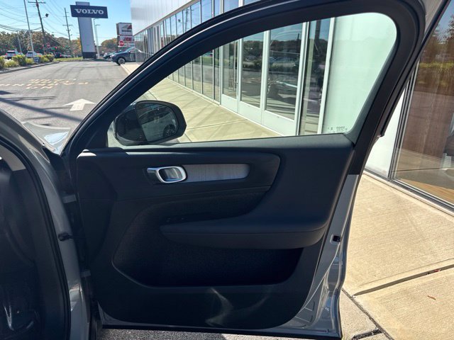 Used 2024 Volvo XC40 B5 Plus w/ Climate Package AWD/4WD image 13