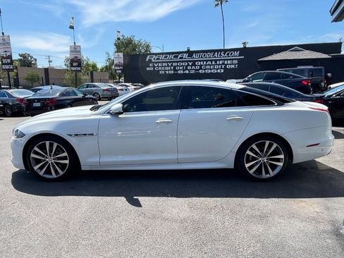 Used 2018 Jaguar XJ R-Sport image 10