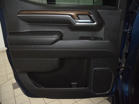 Used 2022 Chevrolet Silverado 1500 RST AWD/4WD image 45