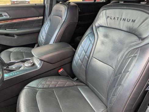 Used 2019 Ford Explorer Platinum AWD/4WD image 31