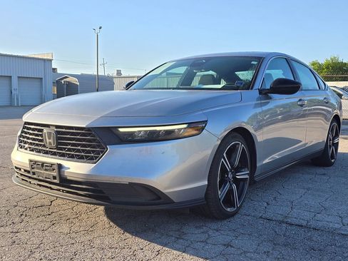 Used 2023 Honda Accord Sport image 3