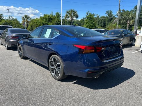 Used 2023 Nissan Altima 2.5 SR FWD image 2